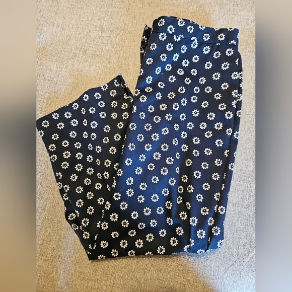 Alfred Dunner Petite Size 6P Flower Blue Pants - Picture 5 of 5